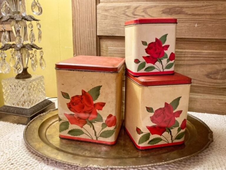 Vintage Tin Canisters: Practical and Pretty